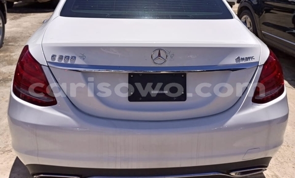 Sayi Na hannu Mercedes-Benz C-Classe White Mota in Cotonou a Benin Sayi Na hannu Mercedes-Benz C-Classe White Mota in Cotonou a Benin