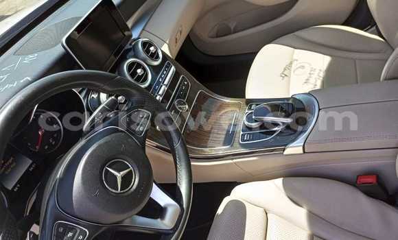Sayi Na hannu Mercedes-Benz C-Classe White Mota in Cotonou a Benin Sayi Na hannu Mercedes-Benz C-Classe White Mota in Cotonou a Benin