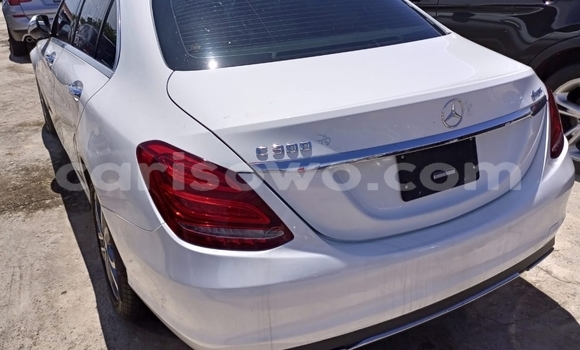 Sayi Na hannu Mercedes-Benz C-Classe White Mota in Cotonou a Benin Sayi Na hannu Mercedes-Benz C-Classe White Mota in Cotonou a Benin