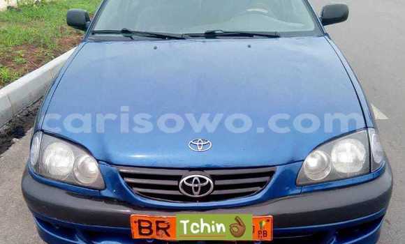 Sayi Na hannu Toyota Avensis Blue Mota in Abomey Calavi a Benin