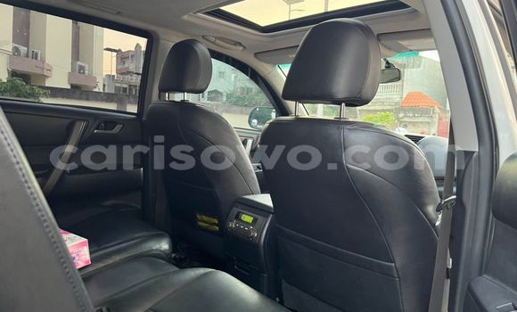 Ra Àlòkù Toyota Highlander funfun Ọkọ̀ in Cotonou ni Benin Ra Àlòkù Toyota Highlander funfun Ọkọ̀ in Cotonou ni Benin