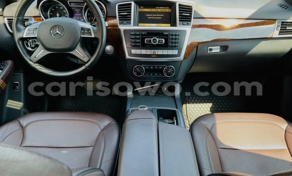 Acheter Occasion Voiture Mercedes-Benz ML–Class Blanc à Cotonou, Benin Acheter Occasion Voiture Mercedes-Benz ML–Class Blanc à Cotonou, Benin