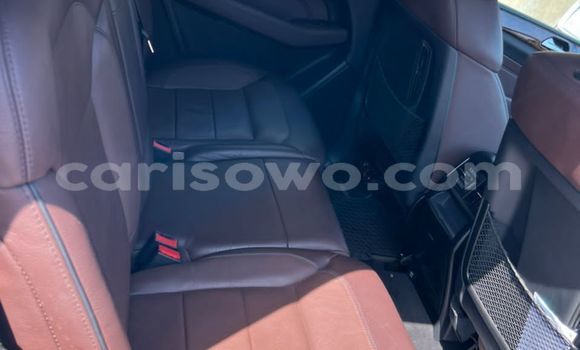 Acheter Occasion Voiture Mercedes-Benz ML–Class Blanc à Cotonou, Benin Acheter Occasion Voiture Mercedes-Benz ML–Class Blanc à Cotonou, Benin