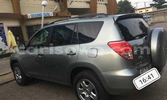 Ra Àlòkù Toyota RAV4 Alawọ ewe Ọkọ̀ in Cotonou ni Benin
