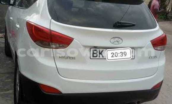 Sayi Na hannu Hyundai Tucson White Mota in Cotonou a Benin