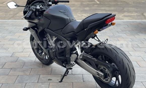 Acheter Import Moto Honda CBR Noir à Cotonou, Benin Acheter Import Moto Honda CBR Noir à Cotonou, Benin