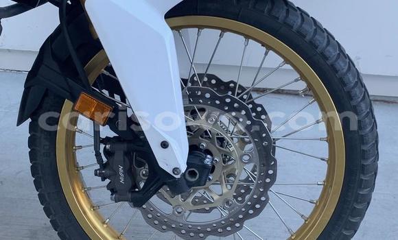 Acheter Import Moto Honda ATC Blanc à Porto Novo, Benin Acheter Import Moto Honda ATC Blanc à Porto Novo, Benin