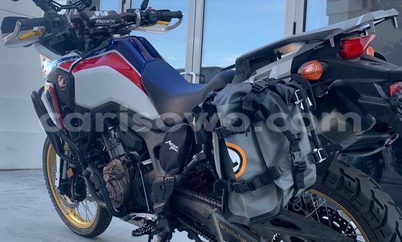 Acheter Import Moto Honda ATC Blanc à Porto Novo, Benin Acheter Import Moto Honda ATC Blanc à Porto Novo, Benin