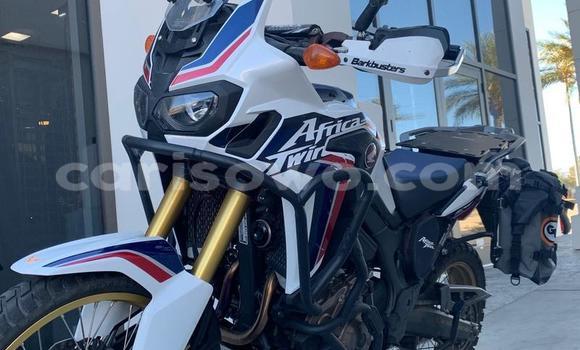 Acheter Import Moto Honda ATC Blanc à Porto Novo, Benin Acheter Import Moto Honda ATC Blanc à Porto Novo, Benin