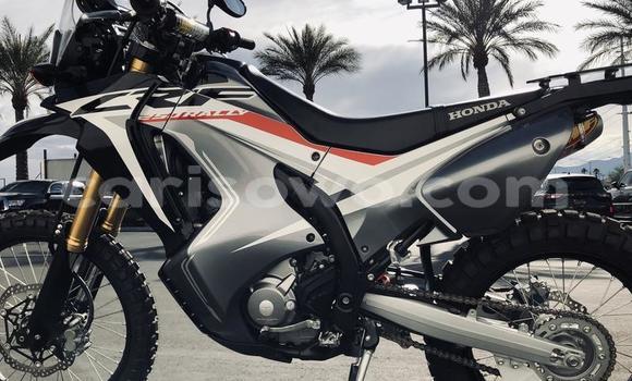 Acheter Import Moto Honda CRF250X Noir à Abomey Calavi, Benin Acheter Import Moto Honda CRF250X Noir à Abomey Calavi, Benin