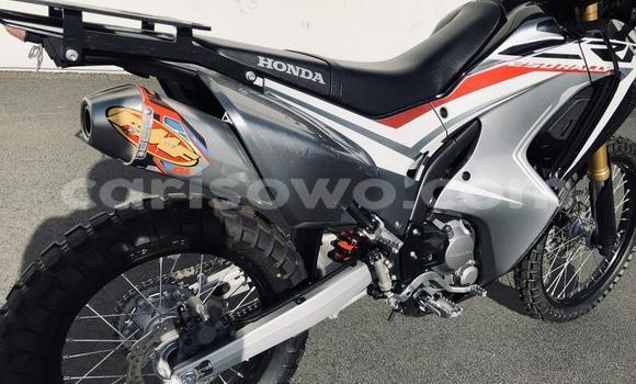 Acheter Import Moto Honda CRF250X Noir à Abomey Calavi, Benin Acheter Import Moto Honda CRF250X Noir à Abomey Calavi, Benin