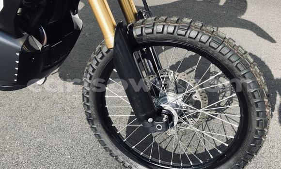 Acheter Import Moto Honda CRF250X Noir à Abomey Calavi, Benin Acheter Import Moto Honda CRF250X Noir à Abomey Calavi, Benin