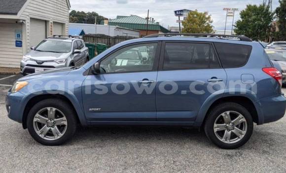 Acheter Import Voiture Toyota RAV4 Bleu à Porto Novo, Benin Acheter Import Voiture Toyota RAV4 Bleu à Porto Novo, Benin