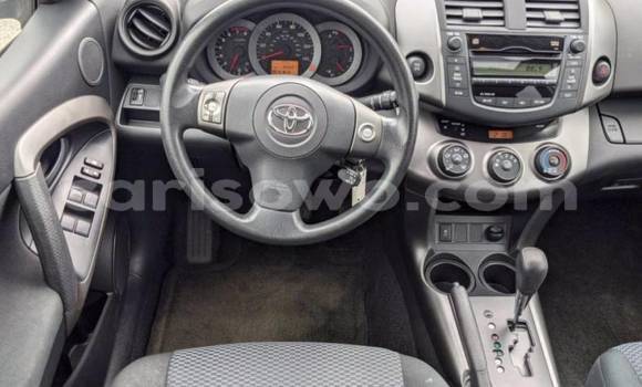 Acheter Import Voiture Toyota RAV4 Bleu à Porto Novo, Benin Acheter Import Voiture Toyota RAV4 Bleu à Porto Novo, Benin