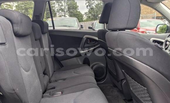 Acheter Import Voiture Toyota RAV4 Bleu à Porto Novo, Benin Acheter Import Voiture Toyota RAV4 Bleu à Porto Novo, Benin