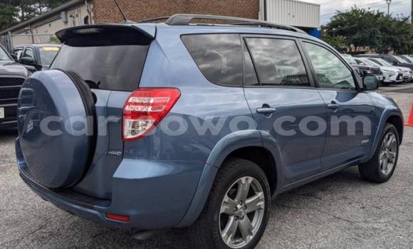 Acheter Import Voiture Toyota RAV4 Bleu à Porto Novo, Benin Acheter Import Voiture Toyota RAV4 Bleu à Porto Novo, Benin