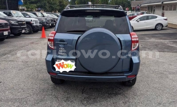 Acheter Import Voiture Toyota RAV4 Bleu à Porto Novo, Benin Acheter Import Voiture Toyota RAV4 Bleu à Porto Novo, Benin