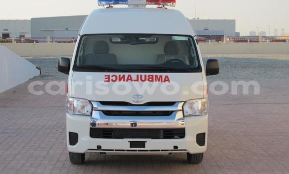 Sayi Imported Toyota HiAce White Babbar mota in Porto Novo a Benin