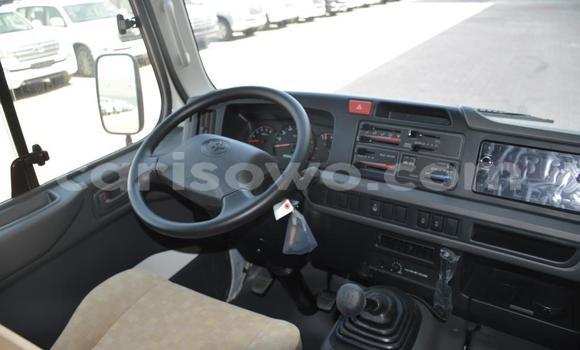 Acheter Import Utilitaire Toyota Coaster Blanc à Abomey Calavi, Benin Acheter Import Utilitaire Toyota Coaster Blanc à Abomey Calavi, Benin