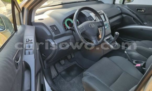 Acheter Import Voiture Toyota Corolla Verso Gris à Cotonou, Benin Acheter Import Voiture Toyota Corolla Verso Gris à Cotonou, Benin