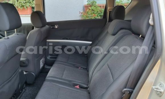 Acheter Import Voiture Toyota Corolla Verso Gris à Cotonou, Benin Acheter Import Voiture Toyota Corolla Verso Gris à Cotonou, Benin