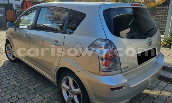 Acheter Import Voiture Toyota Corolla Verso Gris à Cotonou, Benin Acheter Import Voiture Toyota Corolla Verso Gris à Cotonou, Benin