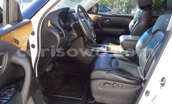Acheter Import Voiture Infiniti QX56 Blanc à Porto Novo, Benin Acheter Import Voiture Infiniti QX56 Blanc à Porto Novo, Benin