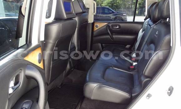 Acheter Import Voiture Infiniti QX56 Blanc à Porto Novo, Benin Acheter Import Voiture Infiniti QX56 Blanc à Porto Novo, Benin