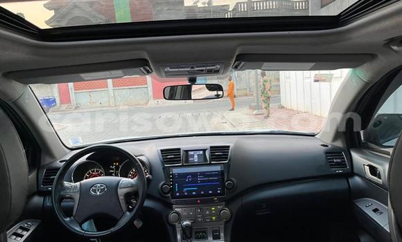 Ra Àlòkù Toyota Highlander funfun Ọkọ̀ in Cotonou ni Benin Ra Àlòkù Toyota Highlander funfun Ọkọ̀ in Cotonou ni Benin