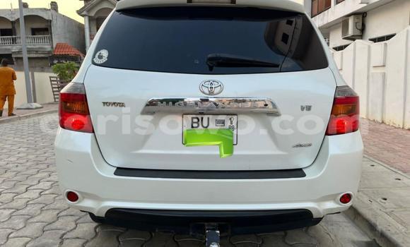 Ra Àlòkù Toyota Highlander funfun Ọkọ̀ in Cotonou ni Benin Ra Àlòkù Toyota Highlander funfun Ọkọ̀ in Cotonou ni Benin