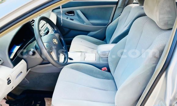 Ra Àlòkù Toyota Camry Silver Ọkọ̀ in Cotonou ni Benin Ra Àlòkù Toyota Camry Silver Ọkọ̀ in Cotonou ni Benin