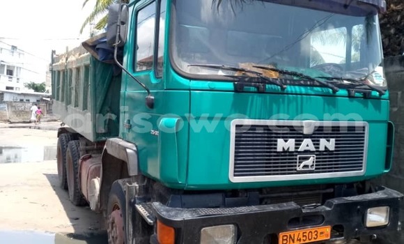 Acheter Occasion Utilitaire Man Silent Vert à Cotonou, Benin Acheter Occasion Utilitaire Man Silent Vert à Cotonou, Benin