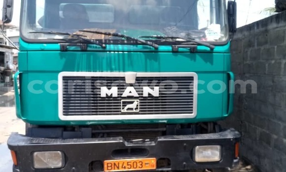 Acheter Occasion Utilitaire Man Silent Vert à Cotonou, Benin Acheter Occasion Utilitaire Man Silent Vert à Cotonou, Benin