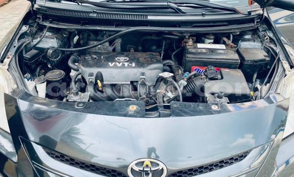 Sayi Na hannu Toyota Yaris Blue Mota in Cotonou a Benin Sayi Na hannu Toyota Yaris Blue Mota in Cotonou a Benin