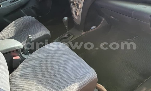 Sayi Na hannu Toyota Yaris Blue Mota in Cotonou a Benin Sayi Na hannu Toyota Yaris Blue Mota in Cotonou a Benin