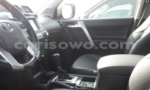 Acheter Occasion Voiture Toyota Land Cruiser Prado Blanc à Cotonou, Benin Acheter Occasion Voiture Toyota Land Cruiser Prado Blanc à Cotonou, Benin