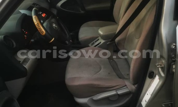 Ra Àlòkù Toyota RAV4 Silver Ọkọ̀ in Cotonou ni Benin Ra Àlòkù Toyota RAV4 Silver Ọkọ̀ in Cotonou ni Benin