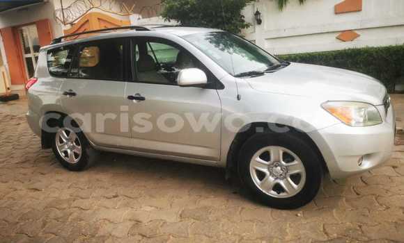 Ra Àlòkù Toyota RAV4 Silver Ọkọ̀ in Cotonou ni Benin Ra Àlòkù Toyota RAV4 Silver Ọkọ̀ in Cotonou ni Benin