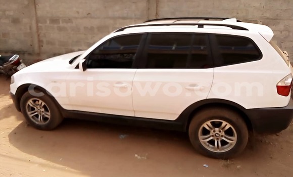 Ra Àlòkù BMW 3–Series funfun Ọkọ̀ in Abomey Calavi ni Benin Ra Àlòkù BMW 3–Series funfun Ọkọ̀ in Abomey Calavi ni Benin