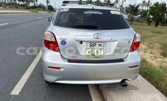 Sayi Na hannu Toyota Matrix Azurfa Mota in Cotonou a Benin