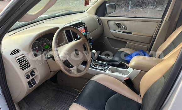 Acheter Occasion Voiture Ford Escape Gris à Cotonou, Benin Acheter Occasion Voiture Ford Escape Gris à Cotonou, Benin