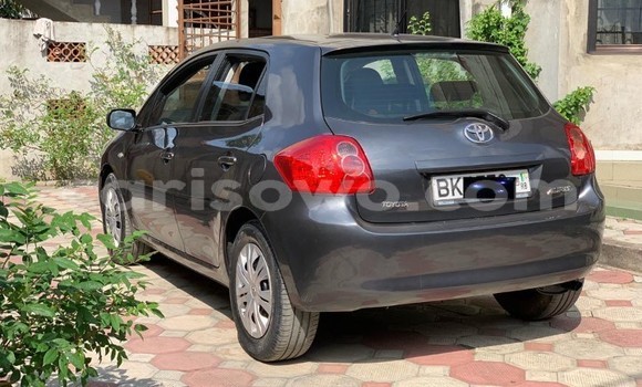 Sayi Na hannu Toyota Auris Black Mota in Abomey Calavi a Benin