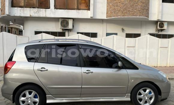 Sayi Na hannu Toyota Corolla Azurfa Mota in Cotonou a Benin Sayi Na hannu Toyota Corolla Azurfa Mota in Cotonou a Benin