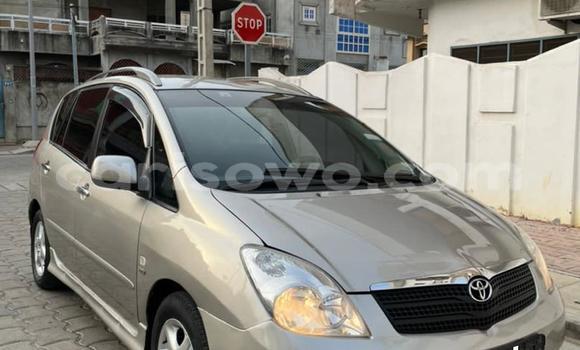 Sayi Na hannu Toyota Corolla Azurfa Mota in Cotonou a Benin Sayi Na hannu Toyota Corolla Azurfa Mota in Cotonou a Benin