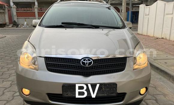 Sayi Na hannu Toyota Corolla Azurfa Mota in Cotonou a Benin Sayi Na hannu Toyota Corolla Azurfa Mota in Cotonou a Benin