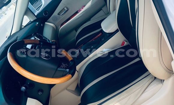 Sayi Na hannu Lexus RX 350 White Mota in Cotonou a Benin Sayi Na hannu Lexus RX 350 White Mota in Cotonou a Benin