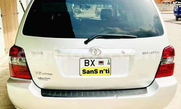 Ra Tuntun Toyota Highlander Silver Ọkọ̀ in Cotonou ni Benin Ra Tuntun Toyota Highlander Silver Ọkọ̀ in Cotonou ni Benin