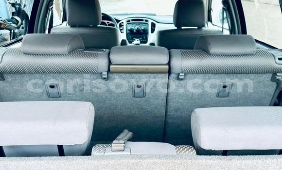 Ra Tuntun Toyota Highlander Silver Ọkọ̀ in Cotonou ni Benin Ra Tuntun Toyota Highlander Silver Ọkọ̀ in Cotonou ni Benin