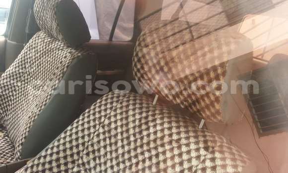 Sayi Na hannu Toyota 4Runner Blue Mota in Parakou a Benin Sayi Na hannu Toyota 4Runner Blue Mota in Parakou a Benin