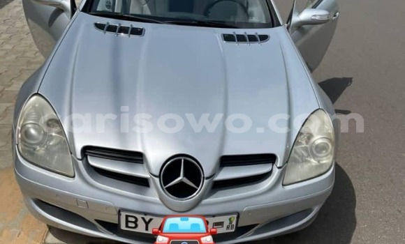 Sayi Sabo Mercedes-Benz SLK–Class Azurfa Mota in Cotonou a Benin
